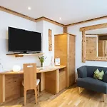 Alpenhotel Wanderniki 招待所 列兴