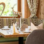 Alpenhotel Wanderniki Liesing