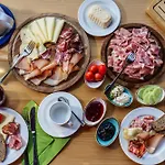 Alpenhotel Wanderniki Liesing