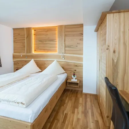 Alpenhotel Wanderniki Penzion 4*