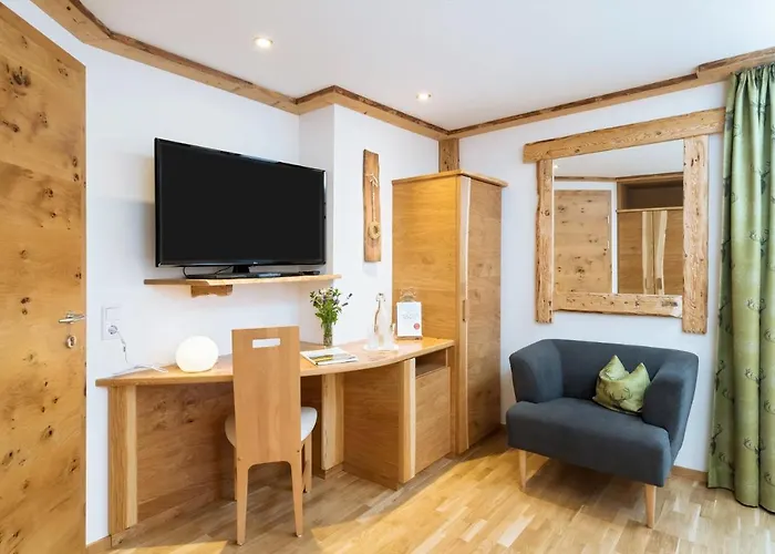 Alpenhotel Wanderniki Konukevi Liesing