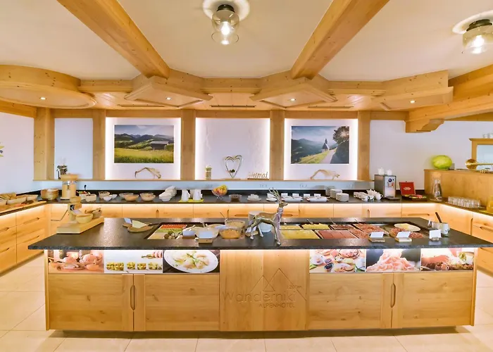 Alpenhotel Wanderniki Konukevi 4*