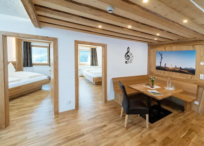 Alpenhotel Wanderniki Konukevi 4*