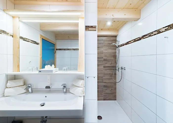 Konukevi Alpenhotel Wanderniki