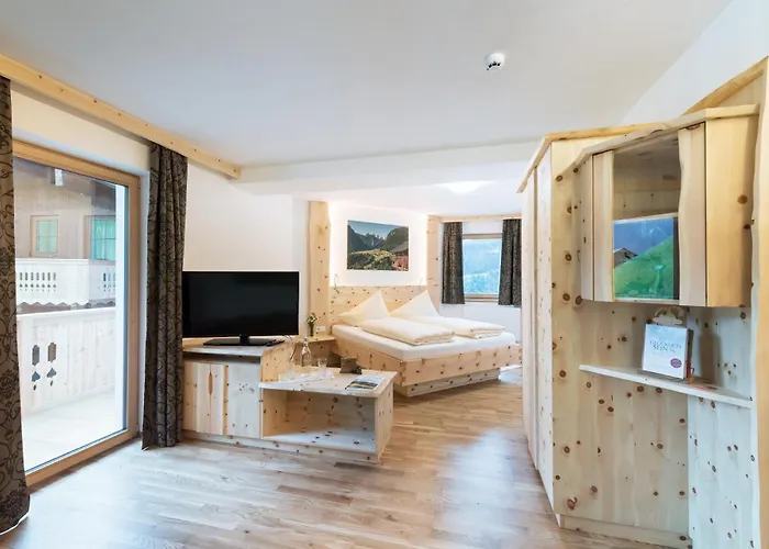 Alpenhotel Wanderniki Konukevi 4*